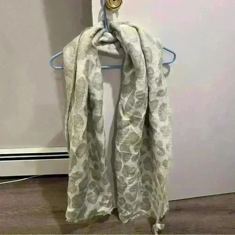 LOFT Leopard Print Scarf - Picture 1 of 3